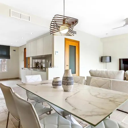 Villa Townhouse With Spectacular Views Of Gibraltar *