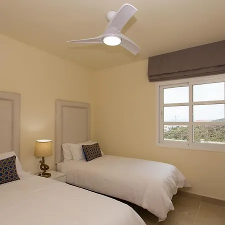 Villa Townhouse With Spectacular Views Of Gibraltar